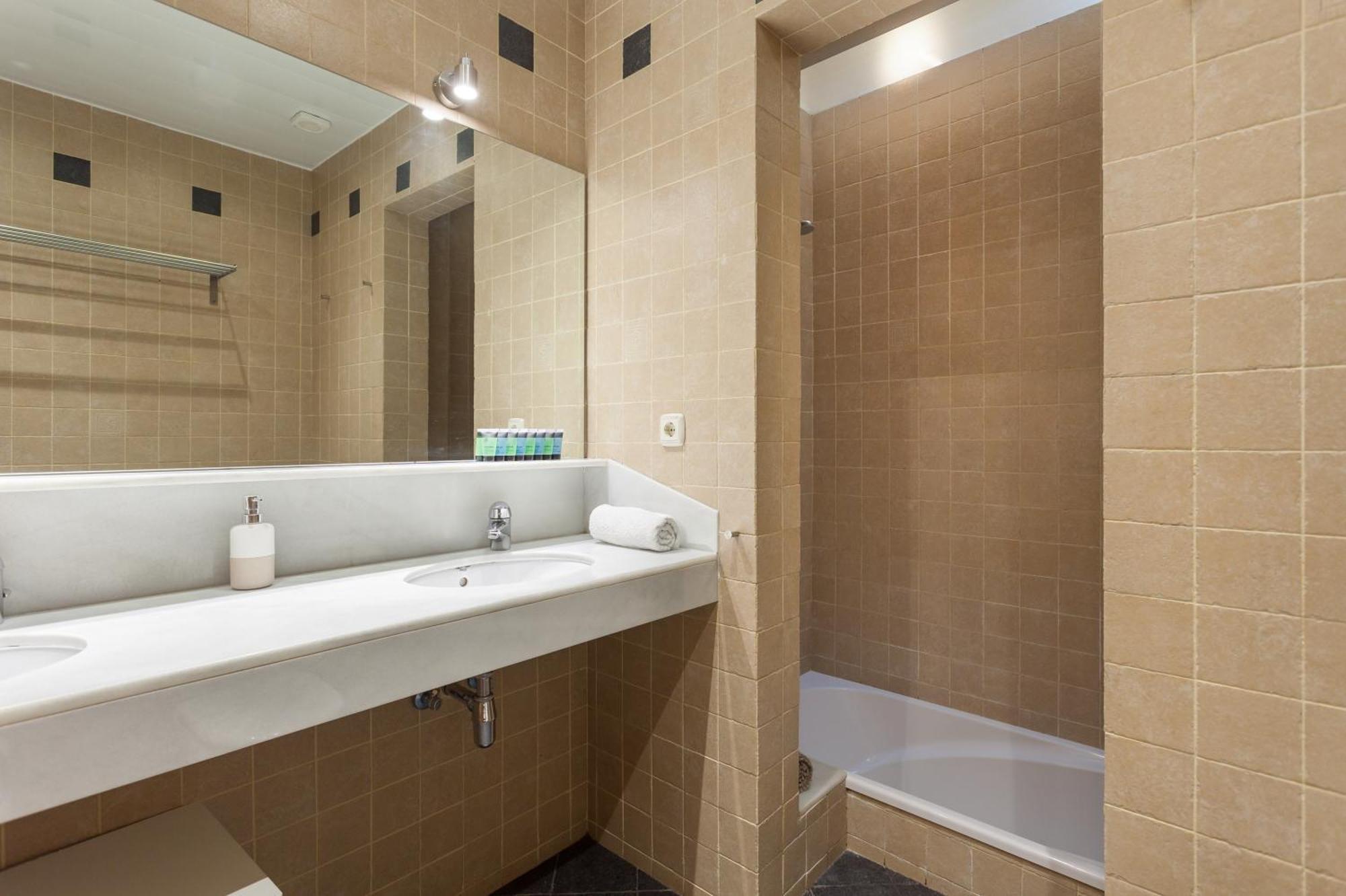 Art House Sagrada Familia Apartment Barcelona Bagian luar foto